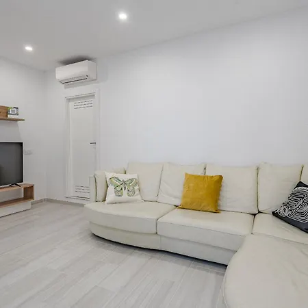 San Eugenio Cozy 아데제